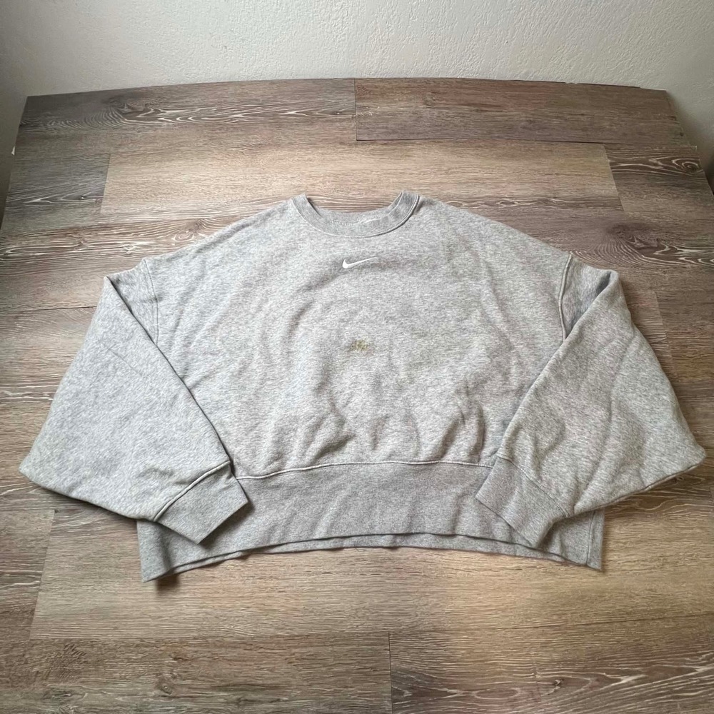 Nike Sweatshirt Womens Medium Gray Center Swoosh Boxy Relaxed Crewneck AP37